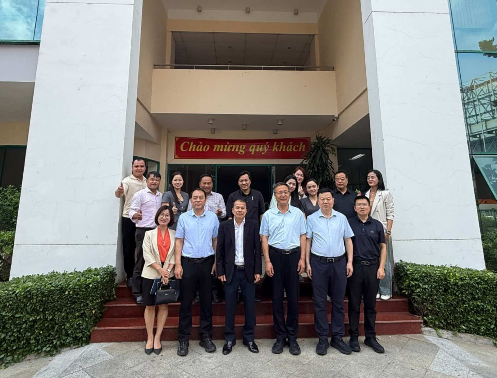 DÓN TIẾP ĐOÀN XTTM TỪ TRUNG TÂM RAU QUẢ THIỂM TÂY 
